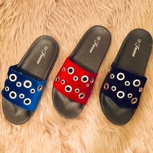 Royal velvet slides Collection